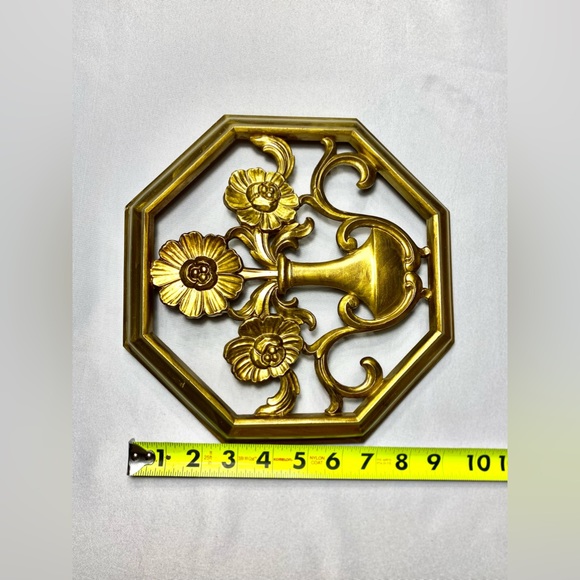 SCONE Vintage SYROCO Gold Tone Floral Octagonal Wall Hanging C-4368 - Picture 4 of 9